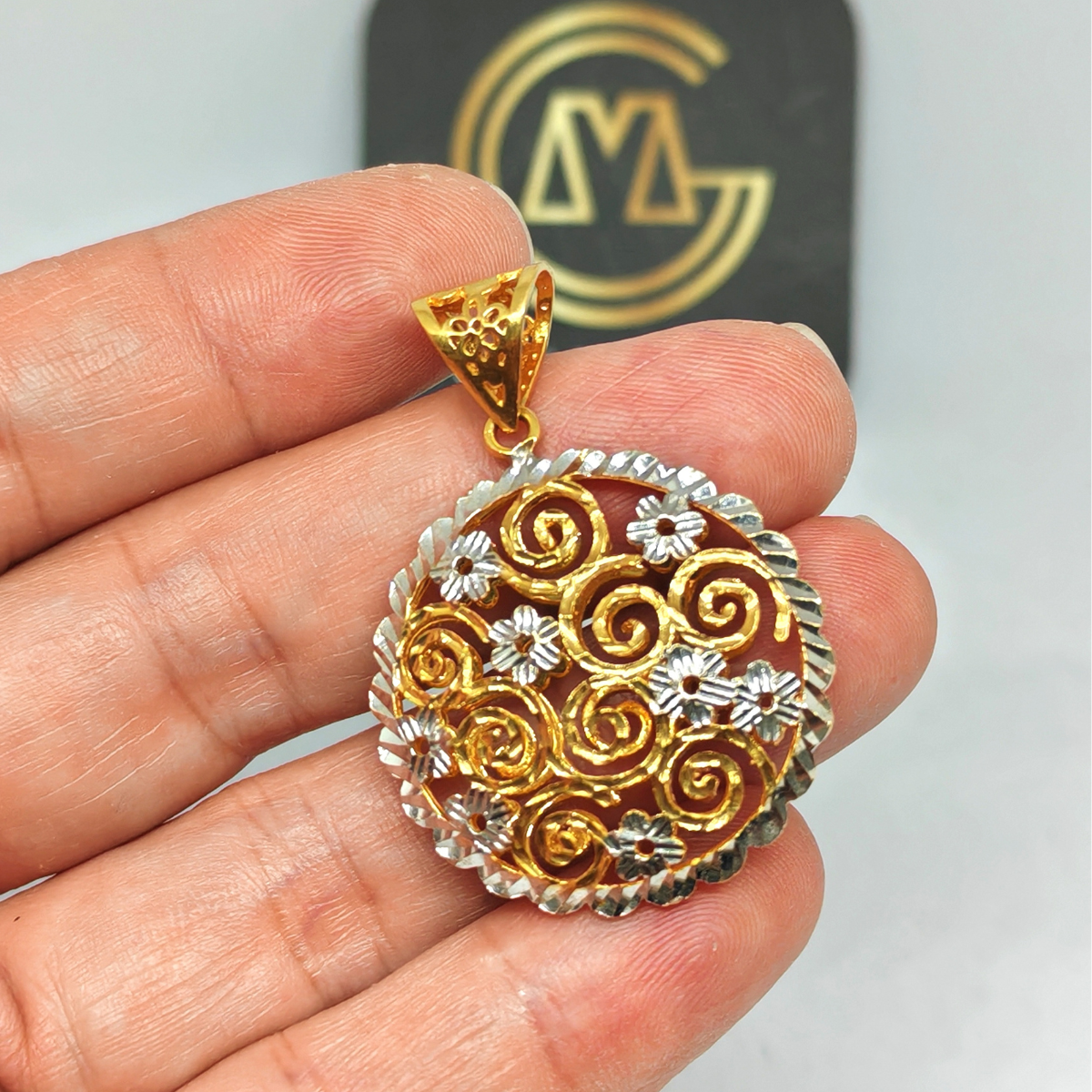 GM Pendant Fashion 2 Tone 916 Gold - Image 2